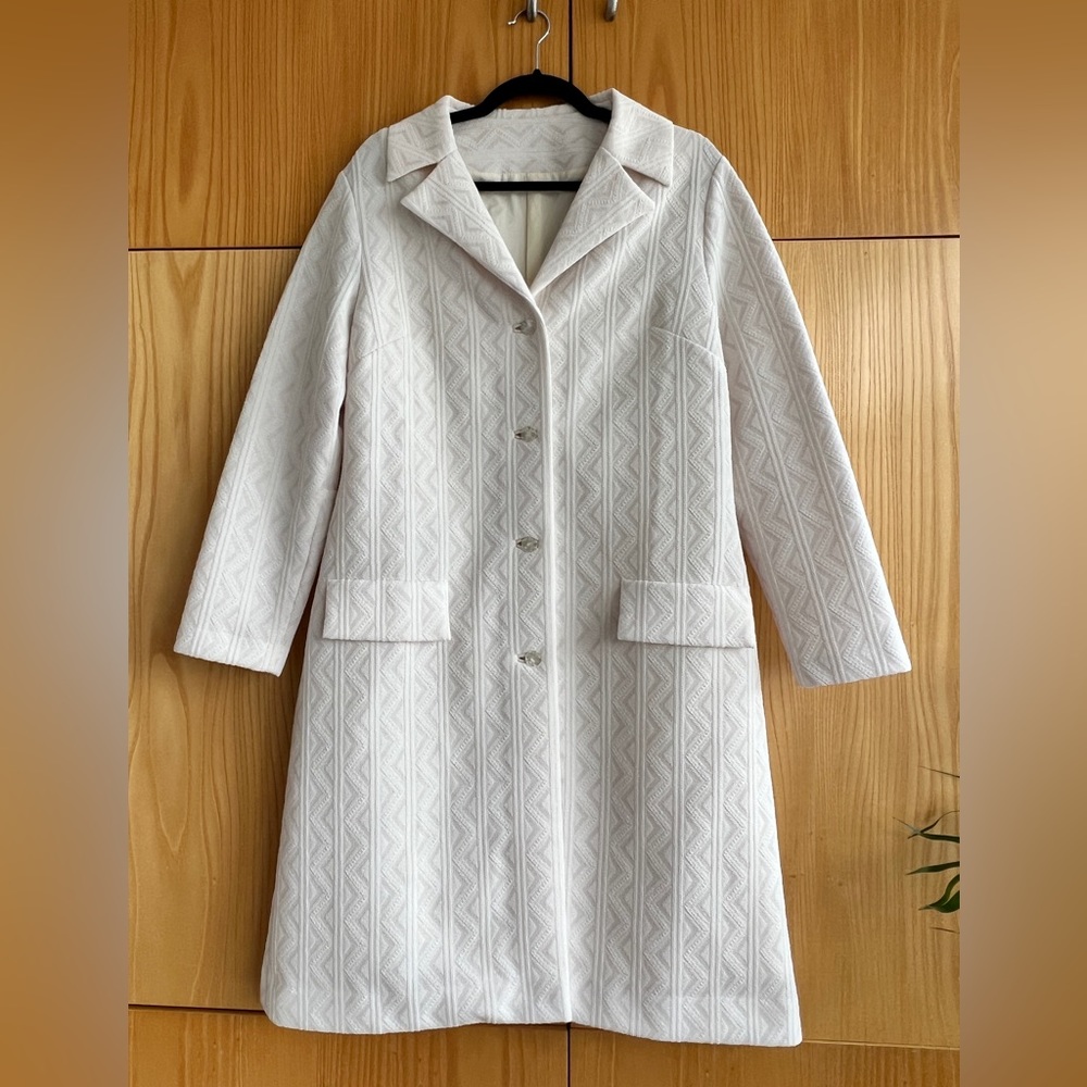 Vintage White Chevron Pattern Coat